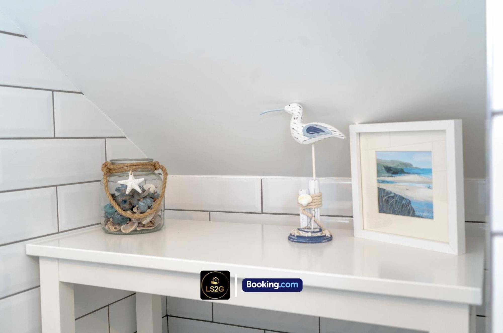 Stunning House By Ls2G Short Lets & Serviced Accommodation Greater London With Free Wifi Exterior photo