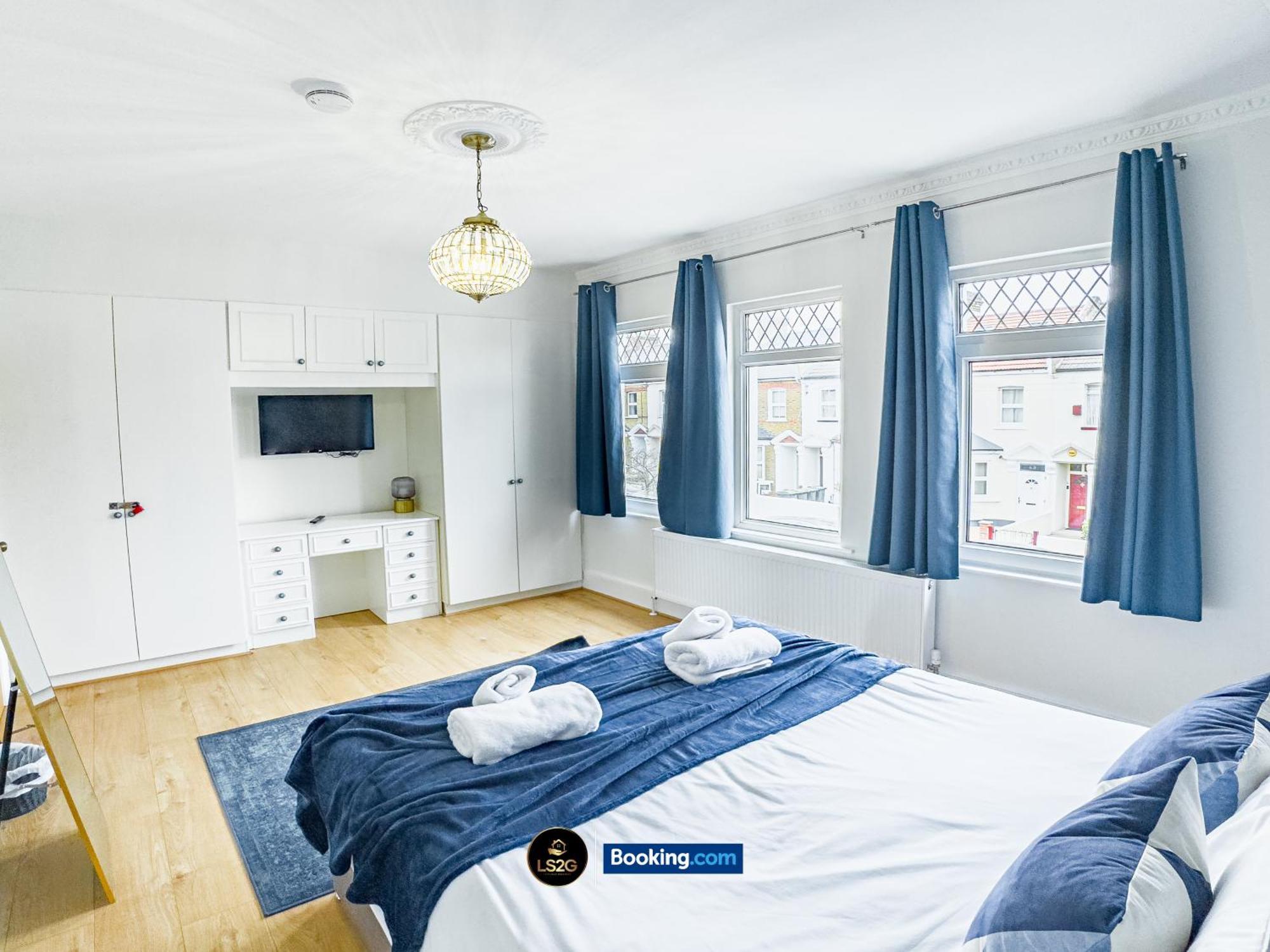 Stunning House By Ls2G Short Lets & Serviced Accommodation Greater London With Free Wifi Exterior photo