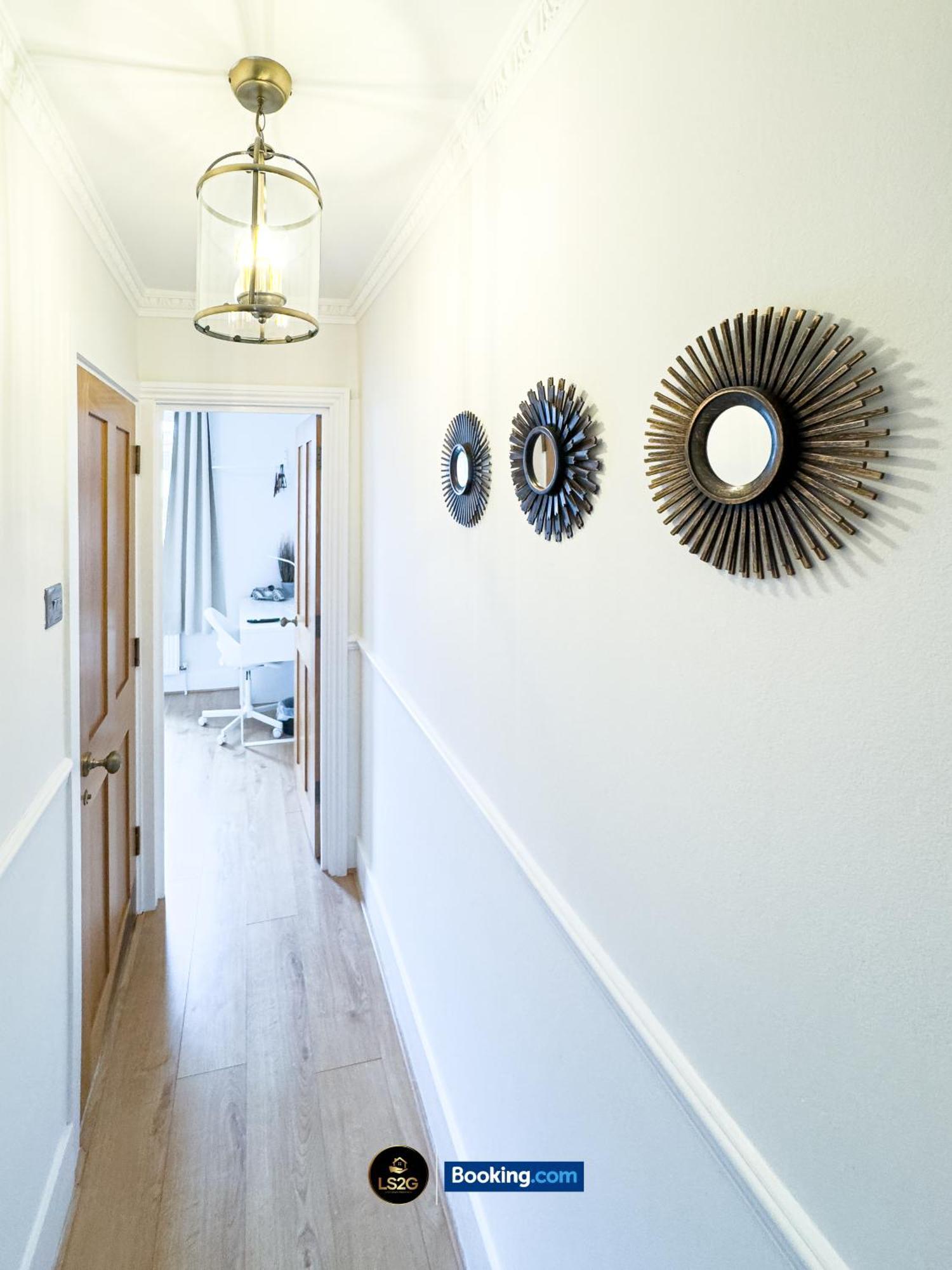Stunning House By Ls2G Short Lets & Serviced Accommodation Greater London With Free Wifi Exterior photo